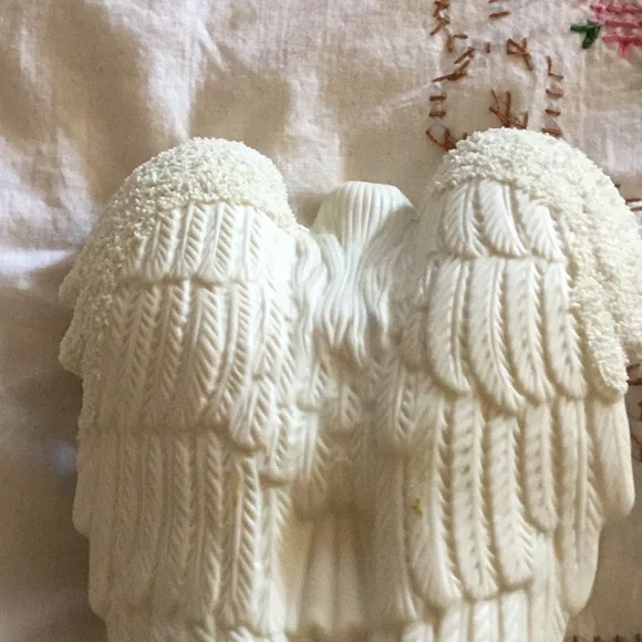 Elegant White Angel Figurine - Picture 5 of 5